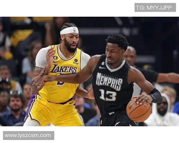 AC米兰与热那亚激战正酣比分结果揭晓引发球迷热议 AC米兰与热那亚激战正酣比分结果揭晓引发球迷热议